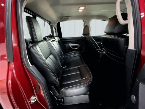 Used 2018 Nissan Titan PRO-4X w/ Pro-4x Convenience Package AWD/4WD image 27