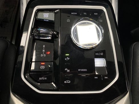 Certified 2023 BMW 760i xDrive w/ Executive Package image 28