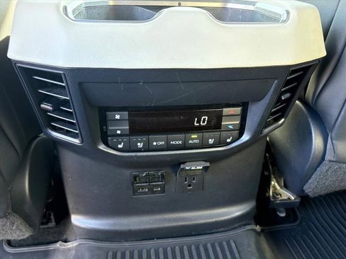 Used 2023 Toyota Sequoia Capstone image 9