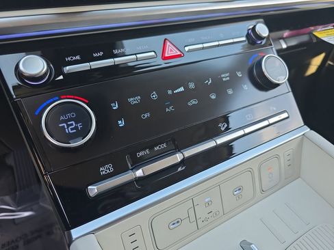New 2025 Hyundai Santa Fe Calligraphy FWD image 23