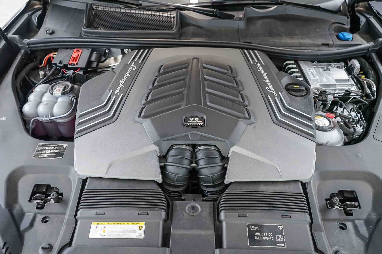 Used 2025 Lamborghini Urus SE AWD/4WD image 35