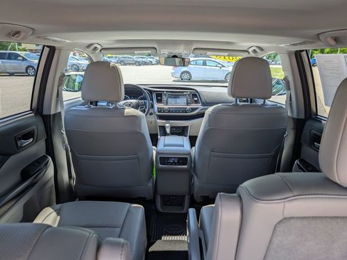 Used 2018 Toyota Highlander Limited AWD/4WD image 13
