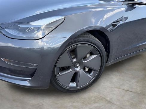 Used 2022 Tesla Model 3 Long Range AWD/4WD image 6