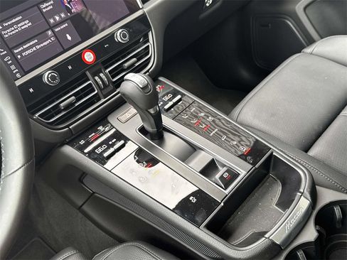 Used 2025 Porsche Macan Turbo image 24