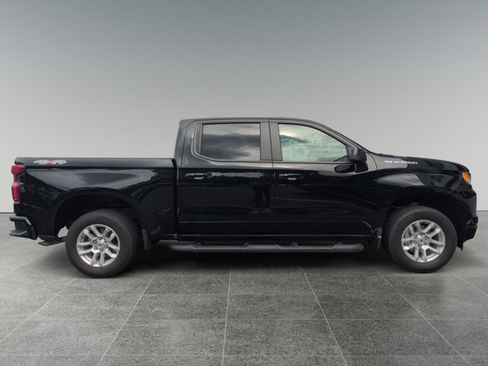 Used 2024 Chevrolet Silverado 1500 RST AWD/4WD image 6