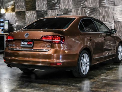 Used 2017 Volkswagen Jetta SEL image 9