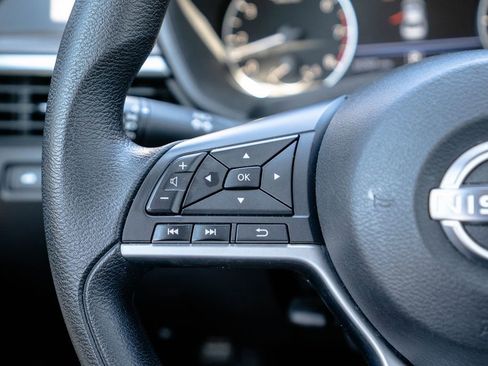 Used 2024 Nissan Altima 2.5 SV image 15