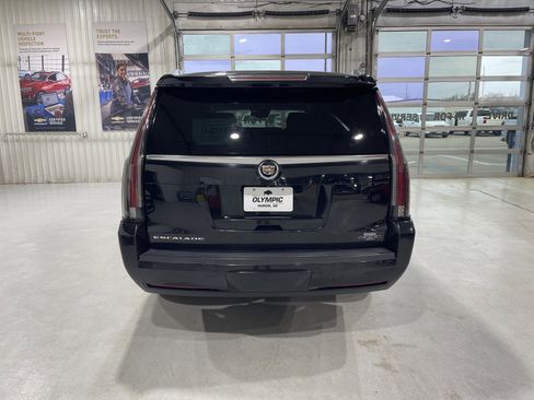 Used 2015 Cadillac Escalade ESV Premium image 7
