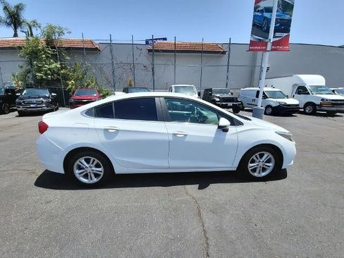 Used 2016 Chevrolet Cruze LT FWD image 9