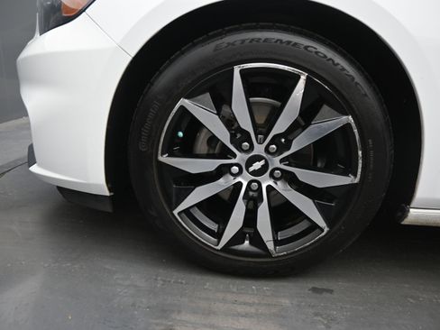 Used 2018 Chevrolet Malibu LT FWD image 11