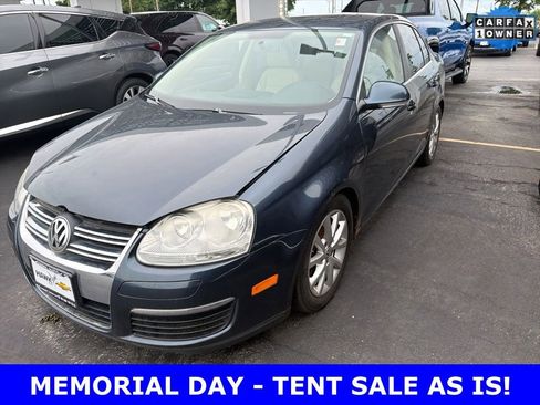 Used 2010 Volkswagen Jetta SE FWD image 1