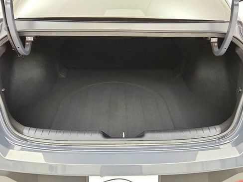 Used 2024 Hyundai Elantra SEL FWD image 22