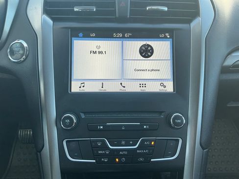 Used 2017 Ford Fusion SE w/ Equipment Group 201A FWD image 29