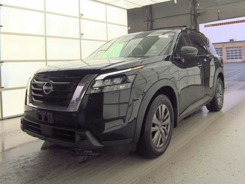 Certified 2023 Nissan Pathfinder SV w/ SV Premium Package image 2