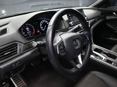 Used 2018 Honda Accord Sport image 12