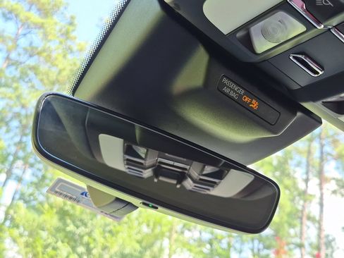 Certified 2021 Porsche Macan Turbo AWD/4WD image 16