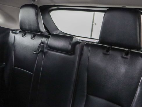 Used 2024 Toyota Highlander XLE image 26