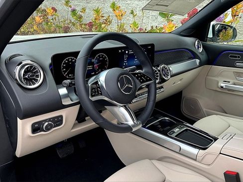 New 2026 Mercedes-Benz GLB 250 4MATIC image 6