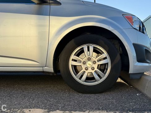 Used 2014 Chevrolet Sonic LT image 6