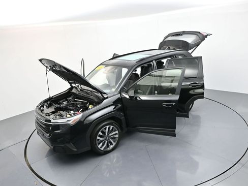 Used 2025 Subaru Forester Touring AWD/4WD image 36