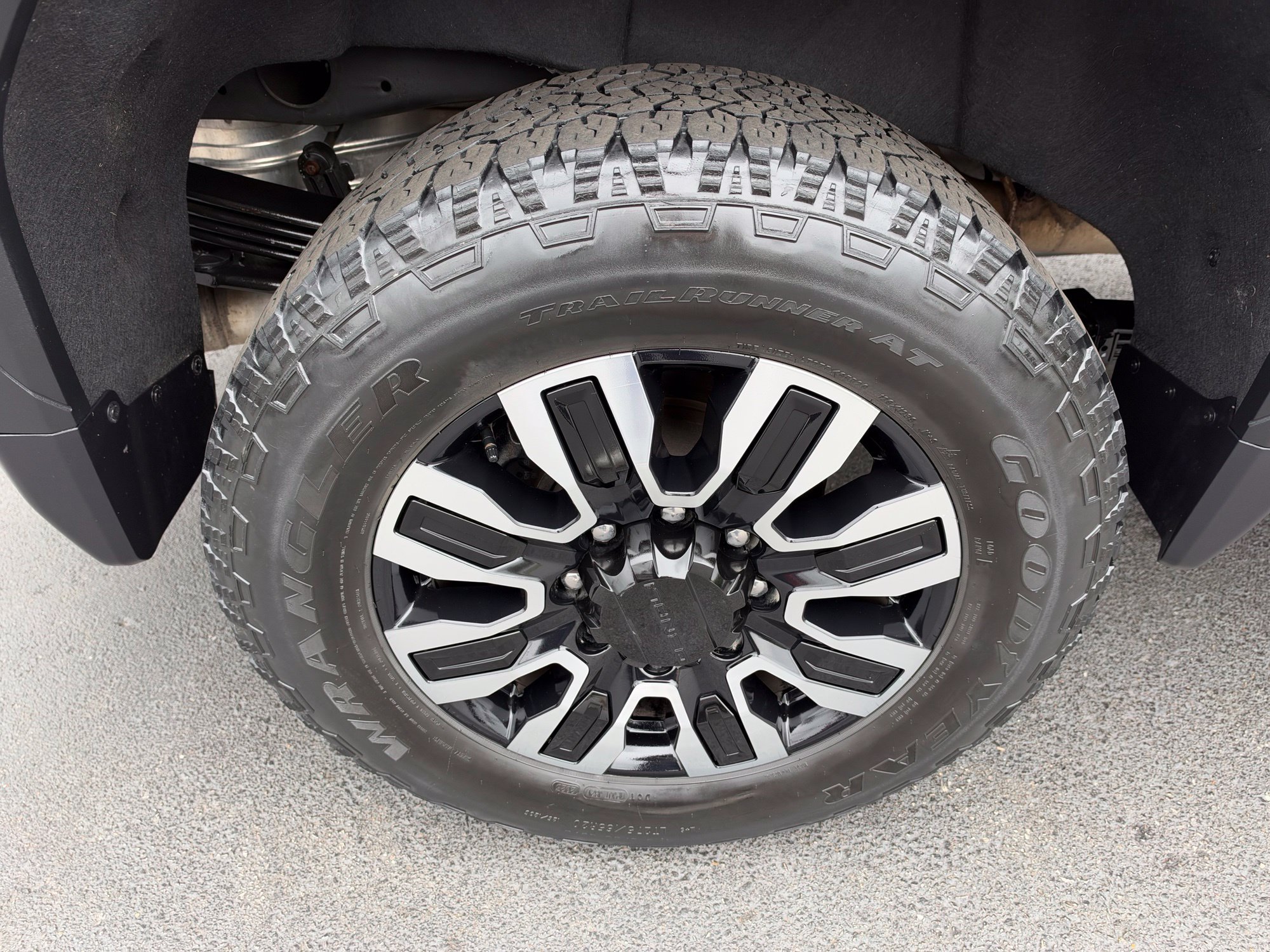 Used 2024 GMC Sierra 2500 Denali Ultimate AWD/4WD image 10