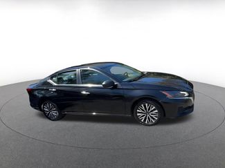 Used 2025 Nissan Altima 2.5 SV video 2