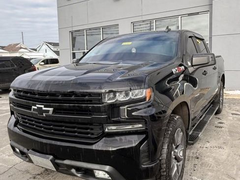 Used 2019 Chevrolet Silverado 1500 RST image 2