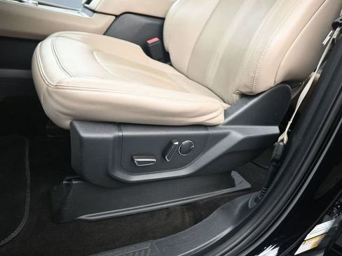 Used 2022 Ford Expedition Limited image 16