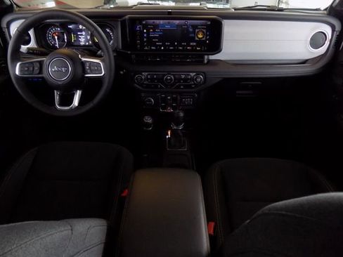 Certified 2025 Jeep Wrangler Unlimited Sahara AWD/4WD image 12
