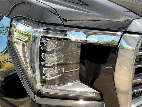 Used 2021 GMC Yukon AT4 image 25