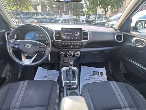 Used 2023 Hyundai Venue SEL FWD image 29