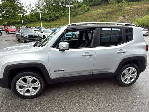 Used 2016 Jeep Renegade Limited AWD/4WD image 7