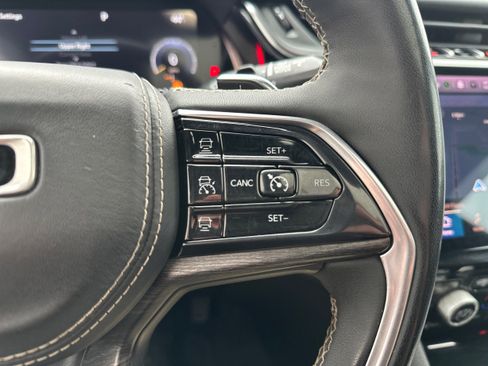 Used 2023 Jeep Grand Cherokee Overland image 36