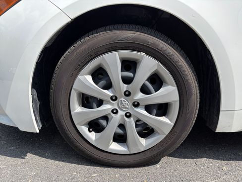 Used 2025 Toyota Corolla LE FWD image 11