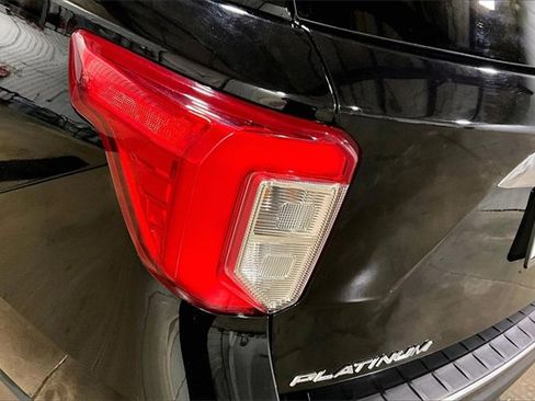 Used 2020 Ford Explorer Platinum w/ Premium Technology Package image 8