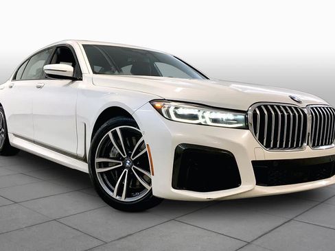 Used 2022 BMW 750i xDrive w/ Luxury Rear Seating Package AWD/4WD image 2