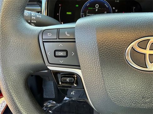 Used 2025 Toyota Camry LE image 17