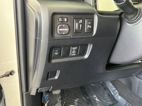 Used 2019 Toyota 4Runner Limited AWD/4WD image 30