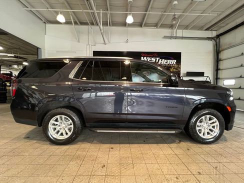 Used 2022 Chevrolet Tahoe LT w/ Luxury Package AWD/4WD image 16