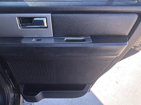 Used 2016 Ford Expedition XLT image 26