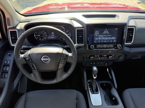 Used 2023 Nissan Frontier SV w/ SV Convenience Package image 14