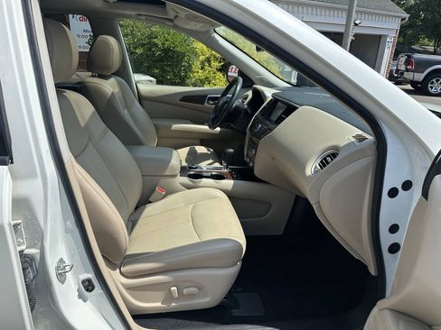 Used 2018 Nissan Pathfinder Platinum AWD/4WD image 26