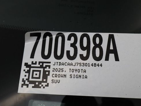 Used 2025 Toyota Crown Signia w/ Advanced Technology Package AWD/4WD image 40