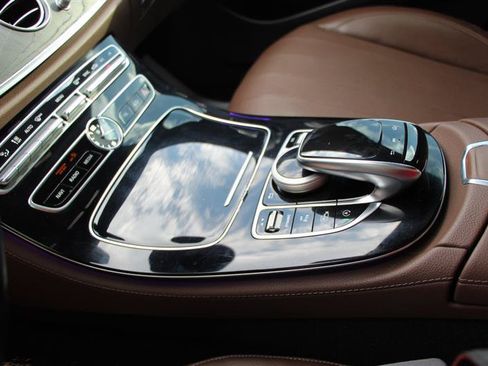 Used 2017 Mercedes-Benz E 300 4MATIC image 20