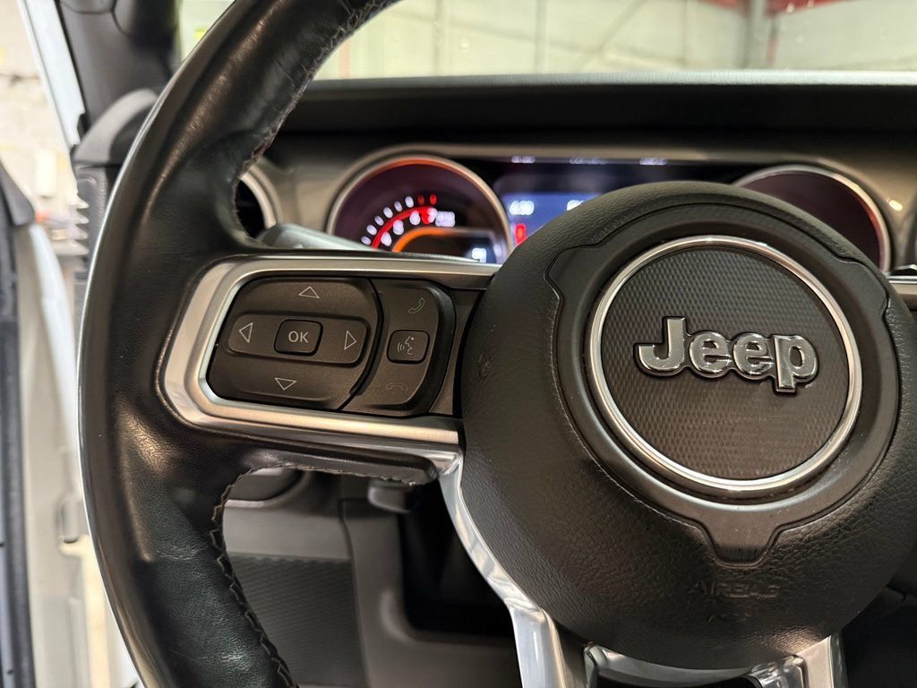 Used 2019 Jeep Wrangler Unlimited Sahara w/ Uconnect 4C Nav & Sound Group AWD/4WD image 34