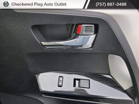 Used 2017 Toyota RAV4 Limited image 44