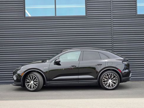 New 2026 Porsche Macan Electric image 2