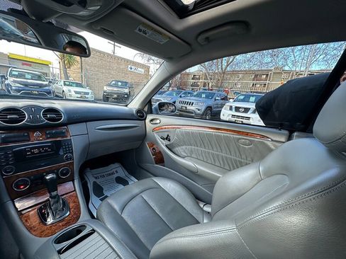 Used 2009 Mercedes-Benz CLK 350 Coupe image 16