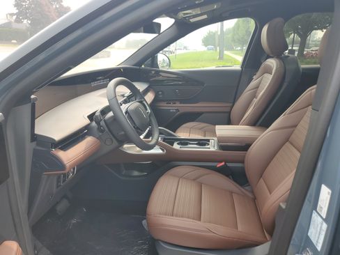 New 2026 Lincoln Nautilus Reserve w/ Jet Appearance Package AWD/4WD image 10