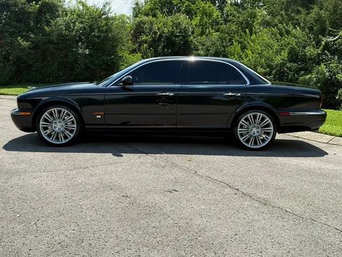 Used 2005 Jaguar XJ8 RWD image 4